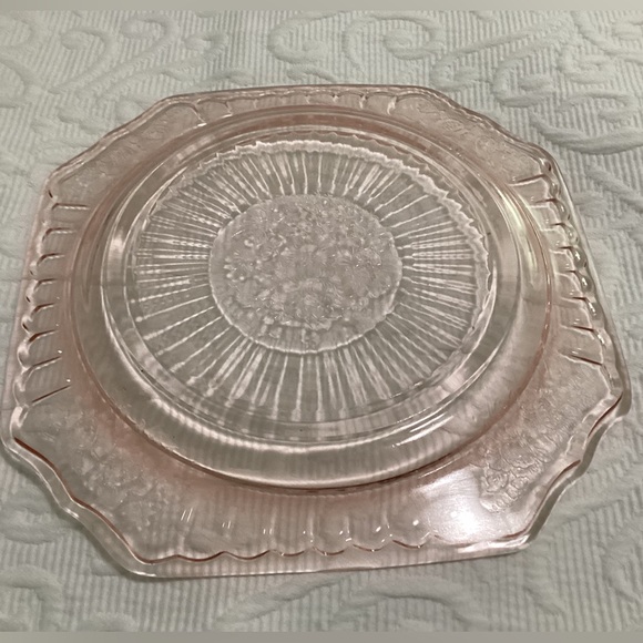 3 Vintage Pink Depression Glass Plates - Picture 5 of 10